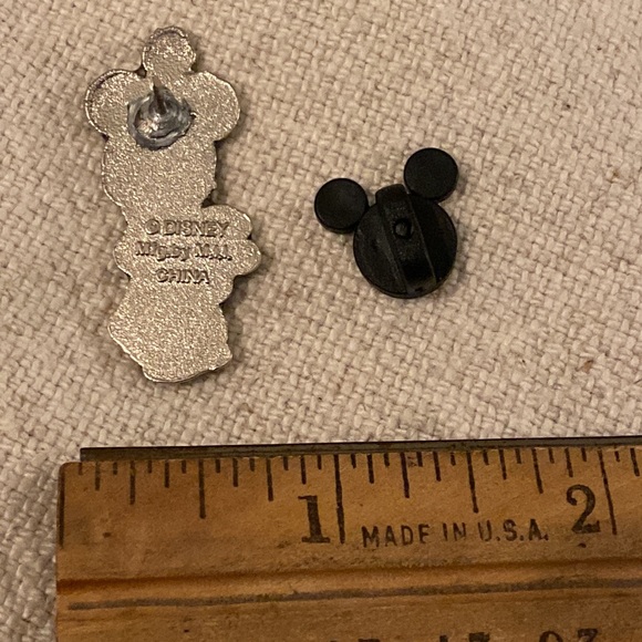 Disney Minnie Mouse Pin - Picture 2 of 2